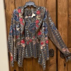 Johnny Was Sweatshirt Hoodie medium hoodie-metallic stitching - front pockets